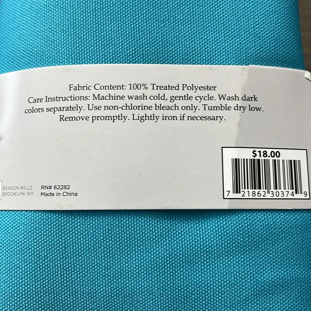 New! Brasserie Turquoise Napkin Set. 6 spill proof napkins.